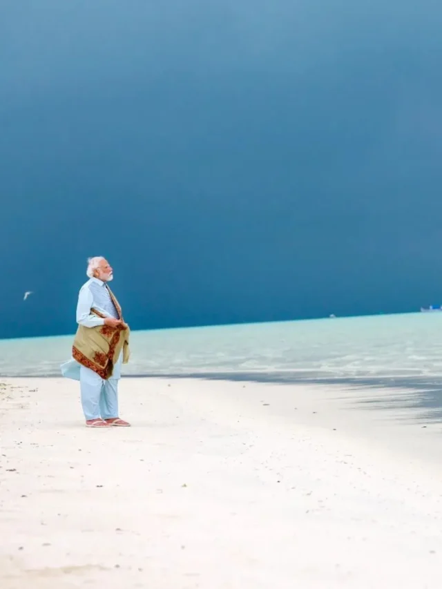 Lakshadweep : Beach Treasures of India